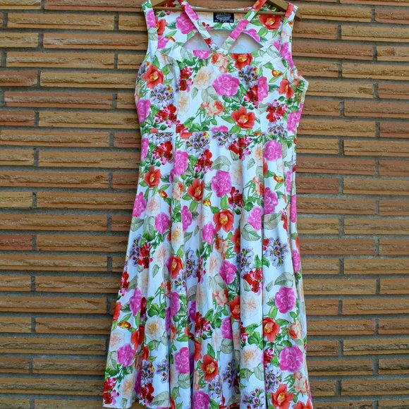 Love & Roses fit & flare floral pin up dress with criss-cross neck - Picture 1 of 5